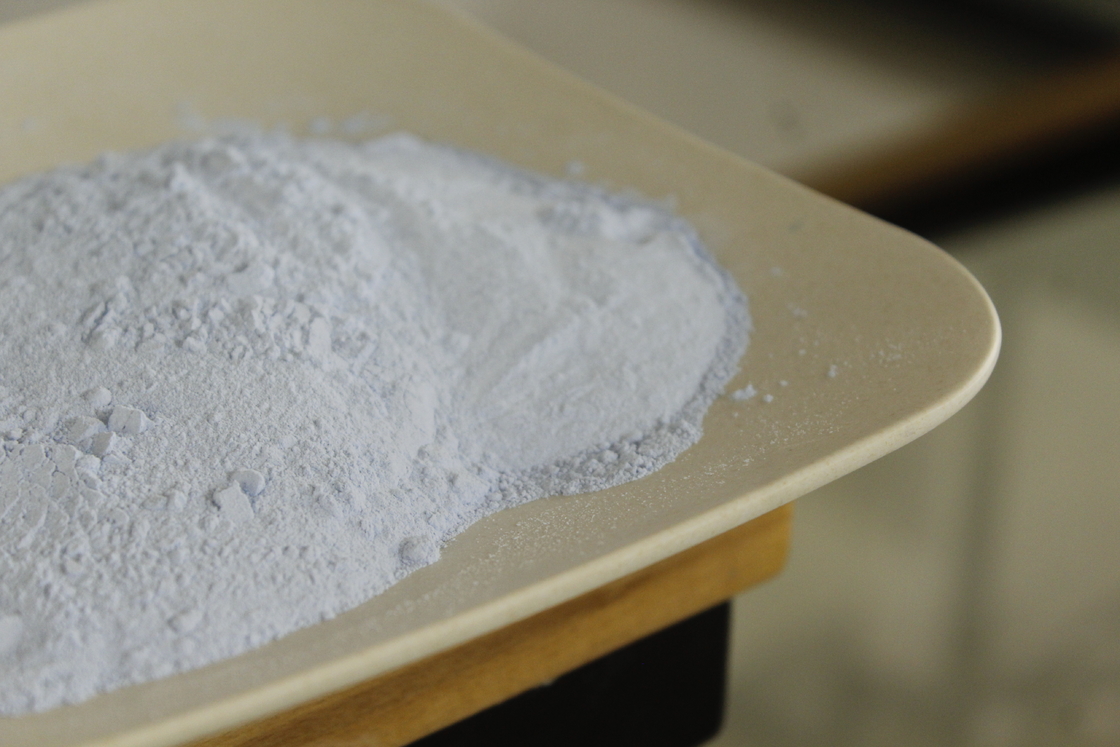 High Melting Point Melamine Glazing Powder 130-150℃ 20-50mpa.S