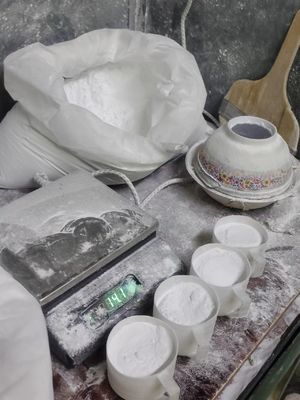 Số lượng lớn 99,8% độ tinh khiết Bột nhựa Melamine CAS 108-78-1 UF1P không độc hại