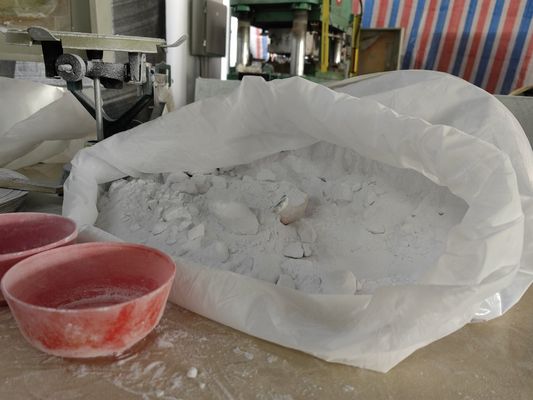 99,8% Độ tinh khiết Melamine Nguyên liệu thô C3H6N6 Lớp công nghiệp 1.625g / cm3 Mật độ