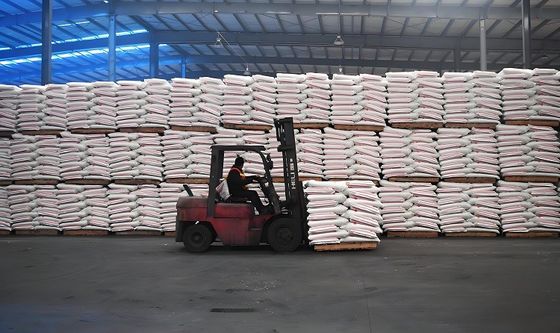 Bột Melamine tinh khiết 99,9% Độ tinh khiết được tin cậy bởi Vietnam hóa học Melamine ghế vệ sinh